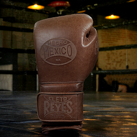 Боксерские перчатки Cleto Reyes E600 "Vintage 1945" Brown 4
