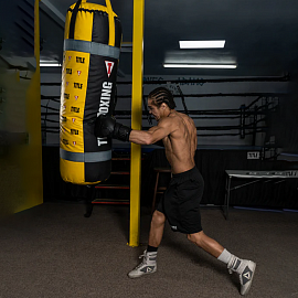 Боксерский мешок TITLE Boxing Greatest Black/Yellow 3