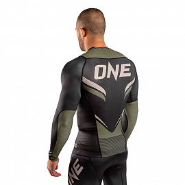 Рашгард Venum ONE FC Impact L/S Black/Dark Camo 3