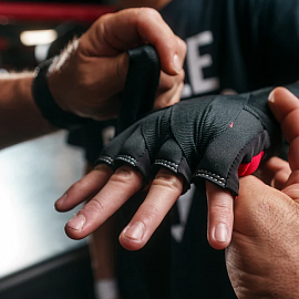Гелевые накладки TITLE Gel Iron Fist Slip-On Knuckle Shields 2.0 Black/Red 2